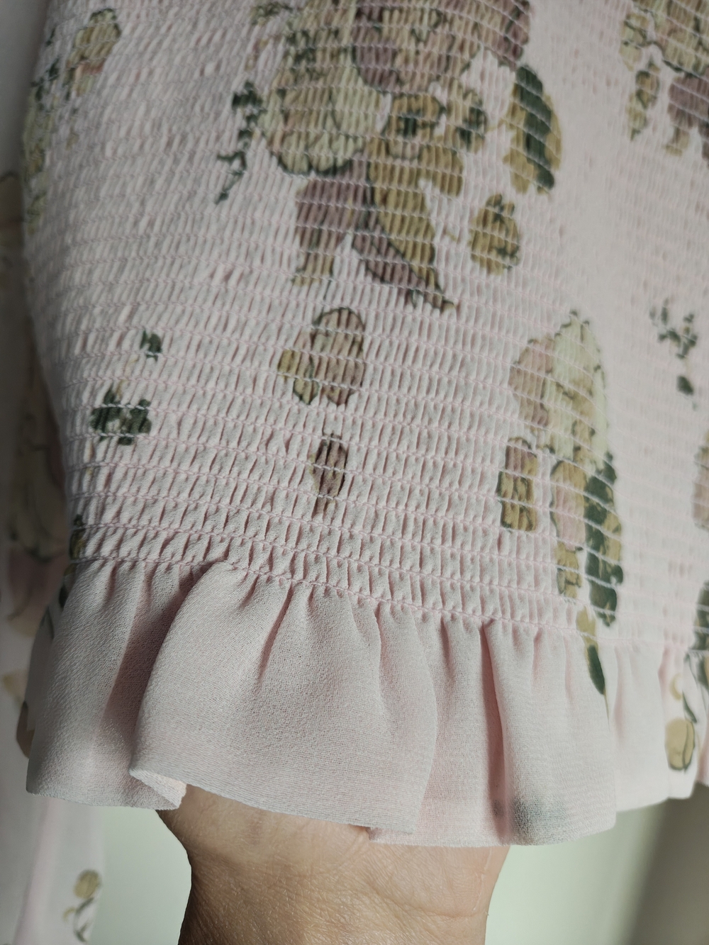 Wilfred Pink Floral Smocked Ruffle-Neck Blouse Ptp 15" - Picture 8 of 12